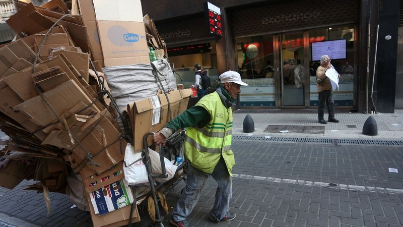 Un año del gobierno de Javier Milei: el 43% de los trabajadores se convirtieron en pobres