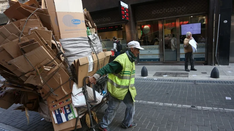 Un año del gobierno de Javier Milei: el 43% de los trabajadores se convirtieron en pobres