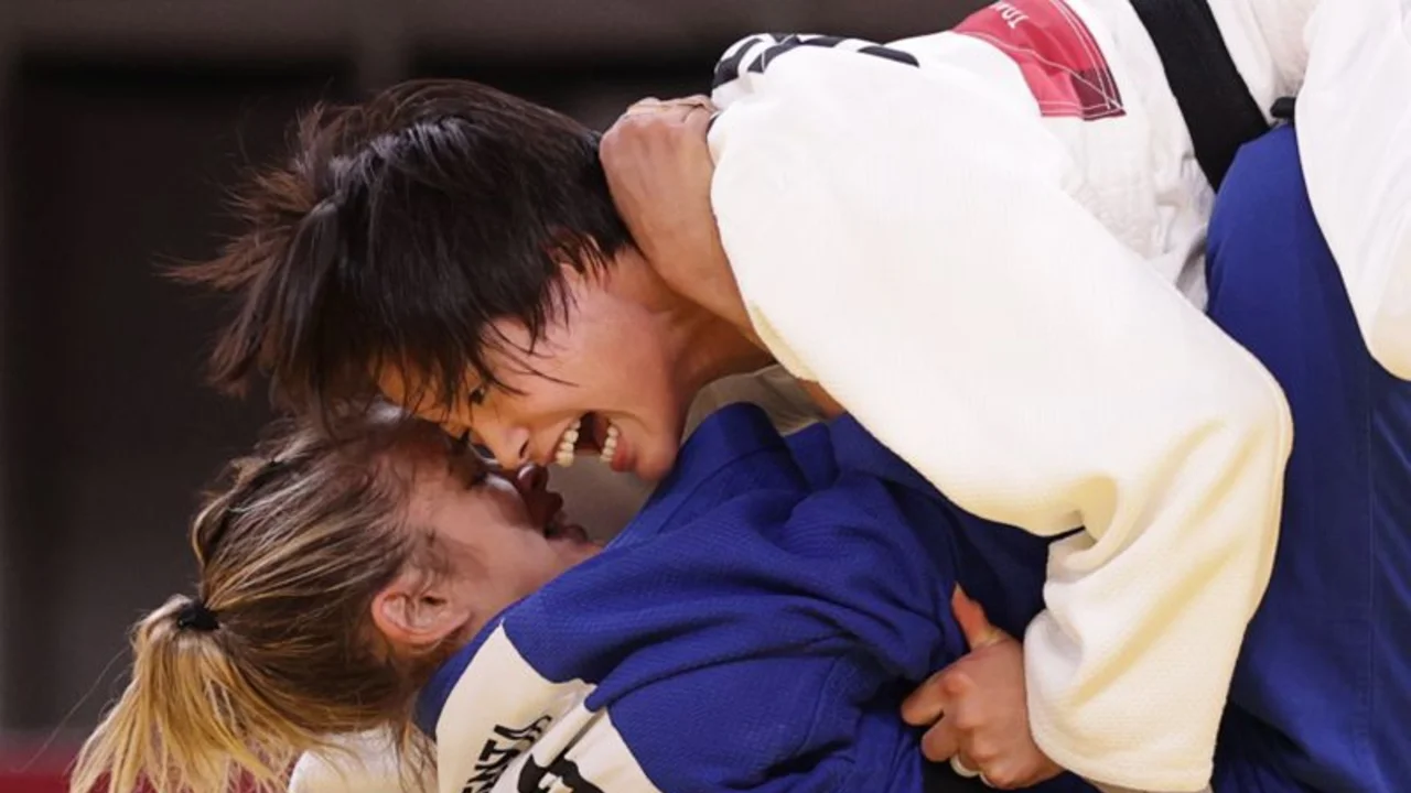 Juegos Olímpicos Tokio 2020: Hermanos japoneses Abe hacen historia al llevarse dos oros en judo el mismo día en Tokio