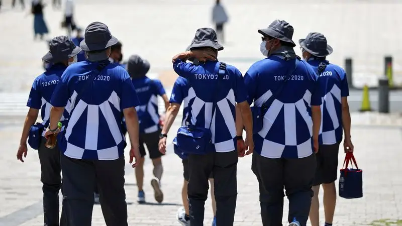 Juegos Olímpicos: sin nadie a quien ayudar, voluntarios de Tokio se convierten en espectadores y en hinchas
