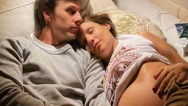 A días de nacer,  ya hicieron socia de un club a la hija de Pampita