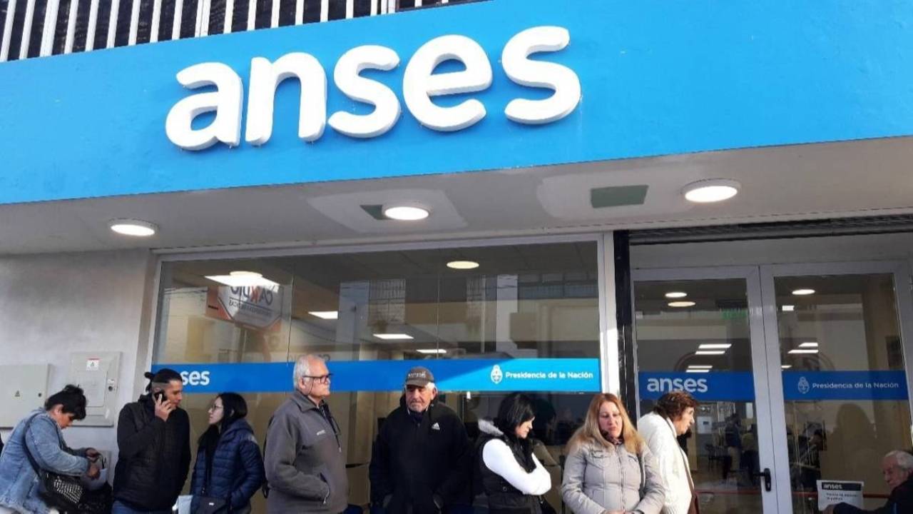 El Gobierno anunciará un aumento de jubilaciones, pensiones y AUH 