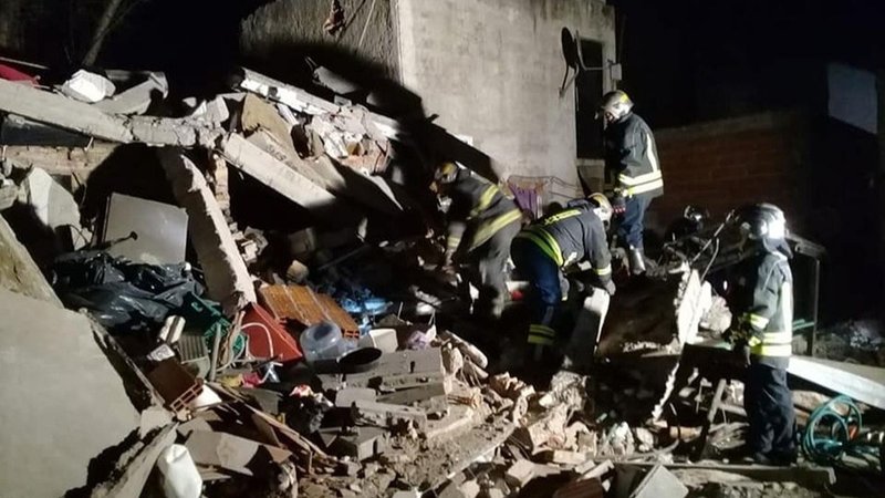 Derrumbe en Lomas de Zamora: murieron dos mujeres y hay al menos cuatro heridos