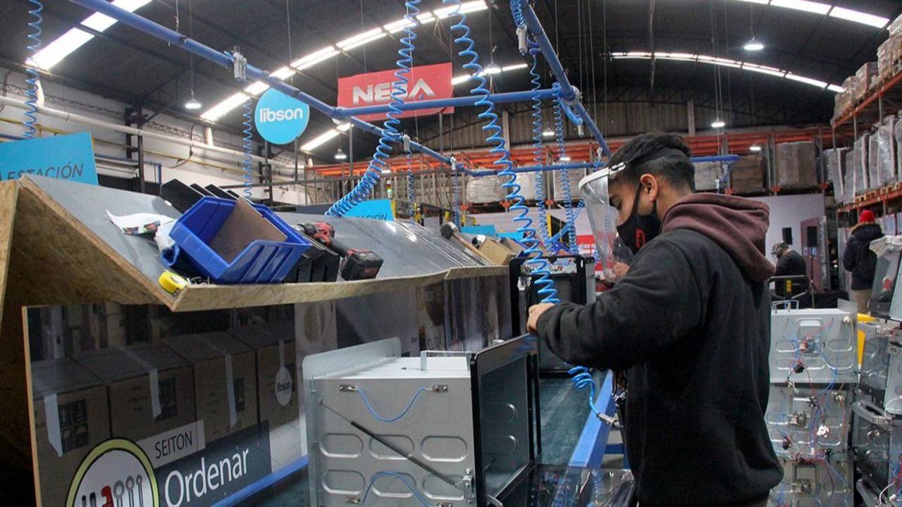 AFIP y Trabajo establecen la reducción de aportes para empresas que contraten nuevos trabajadores