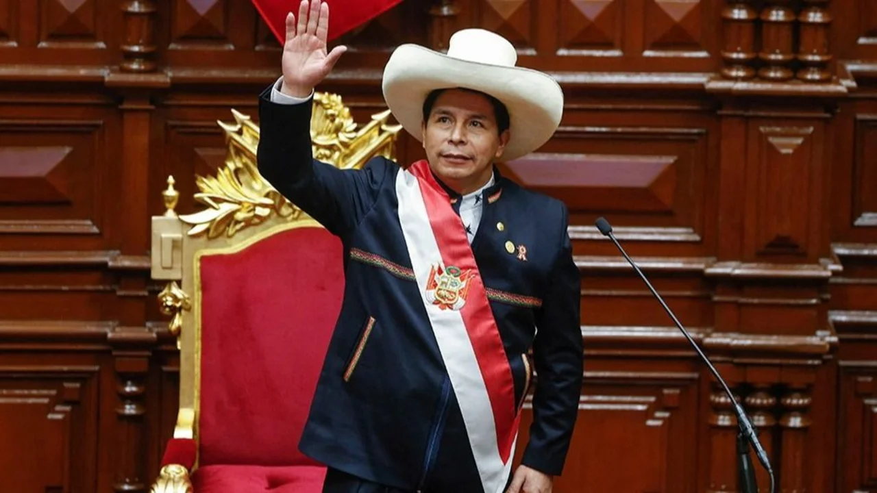 El Poder Judicial de Perú ordenó detenciones masivas a allegados del presidente Castillo