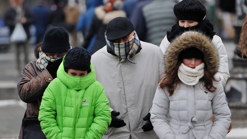 Personas abrigadas en la calle