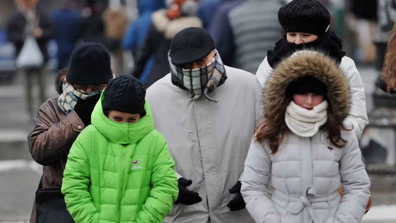 Personas abrigadas en la calle