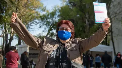 El 70% de los argentinos ya tiene el esquema completo de vacunación El 70% de los argentinos ya tiene el esquema completo de vacunación