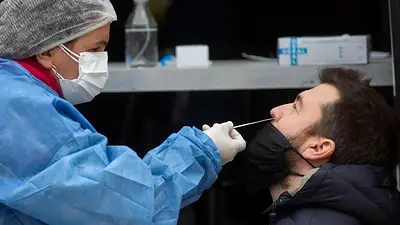 Reporte de COVID en Argentina: 300 muertes y más de 13 mil casos en un día Reporte de COVID en Argentina: 300 muertes y más de 13 mil casos en un día