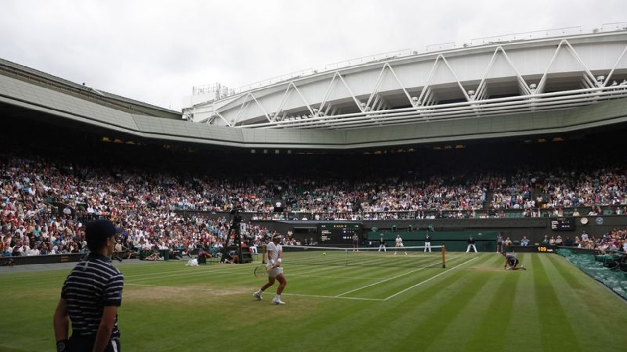 Nadal vence a Sonego y se mete en cuarta ronda en Wimbledon, chileno Garín también avanza