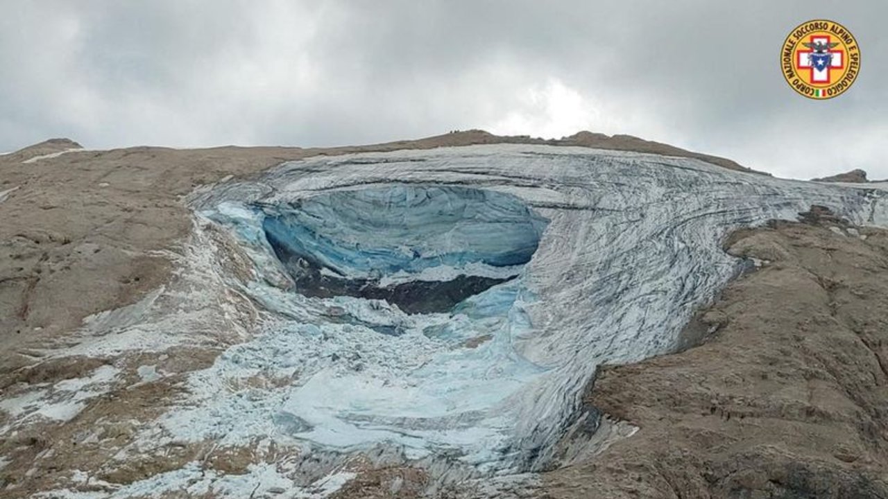 Colapsó un glaciar en los Alpes italianos: seis senderistas murieron