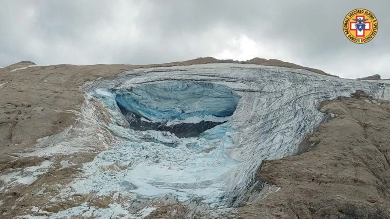 Colapsó un glaciar en los Alpes italianos: seis senderistas murieron