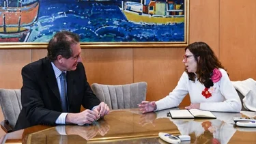 Batakis organiza con Guzmán y Pesce la transisición en Economía