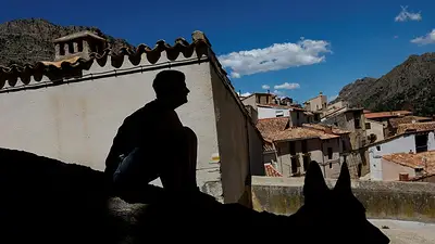 Un milenario pueblo español pierde su escuela y teme por su futuro al disminuir su población Un milenario pueblo español pierde su escuela y teme por su futuro al disminuir su población