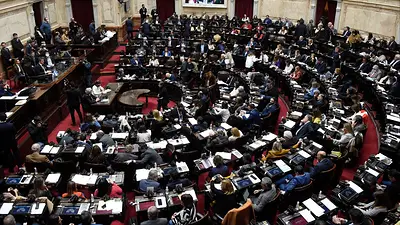 Diputados del FdT repudiaron la represión contra Máximo Kirchner: "Que identifiquen a los policías" Diputados del FdT repudiaron la represión contra Máximo Kirchner: "Que identifiquen a los policías"