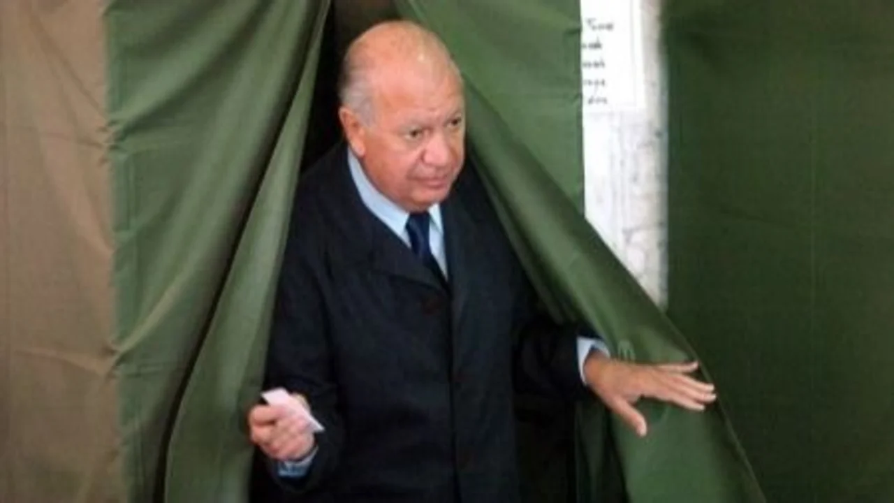 El expresidente Ricardo Lagos evita mostrarse a favor o en contra de la nueva Constitución