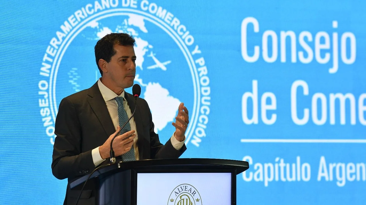 Eduardo Wado de Pedro, Cicyp
