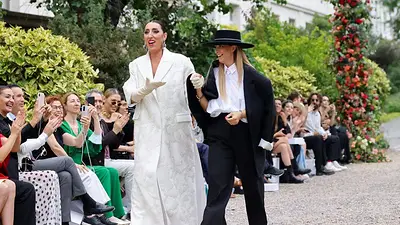 Juana Martín lleva el estilo andaluz a París con su debut en la alta costura Juana Martín lleva el estilo andaluz a París con su debut en la alta costura