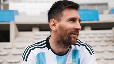La Selección Argentina presentó la camiseta para el Mundial de Qatar 2022