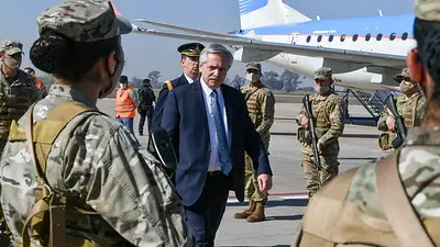 Alberto Fernández adelantó un plan para bajar el déficit y "estabilizar la moneda" Alberto Fernández adelantó un plan para bajar el déficit y "estabilizar la moneda"