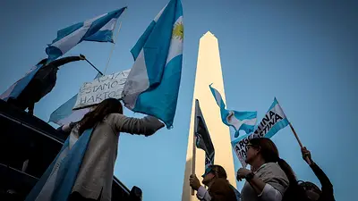Macristas se cruzaron con la Izquierda en el banderazo: "Roñosos, mugrientos" Macristas se cruzaron con la Izquierda en el banderazo: "Roñosos, mugrientos"