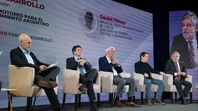 En un debate en Clarín, Larreta y Filmus se cruzaron por la supuesta "fuga de jóvenes" En un debate en Clarín, Larreta y Filmus se cruzaron por la supuesta "fuga de jóvenes"