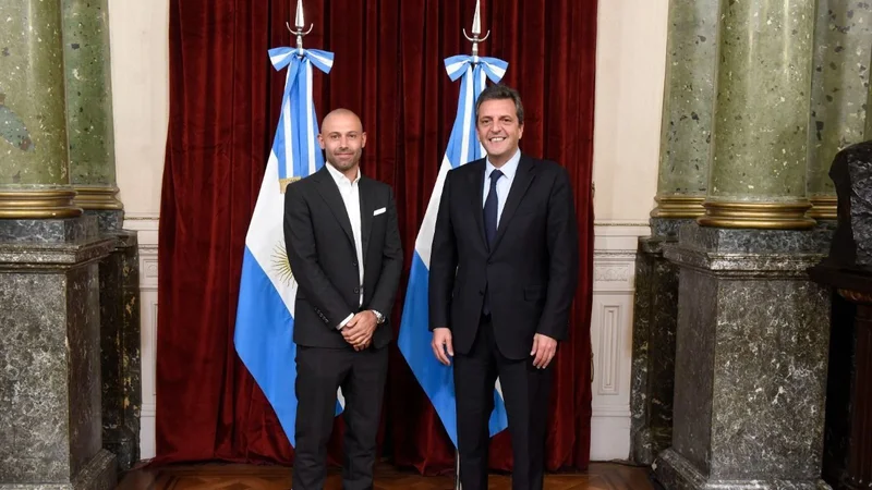 Javier Mascherano fue distinguido con la mención "Juan Bautista Alberdi" de la Cámara de Diputados