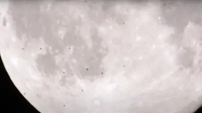 Flota de 38 OVNIs cerca de la Luna. Video de OVNIS Flota de 38 OVNIs cerca de la Luna. Video de OVNIS