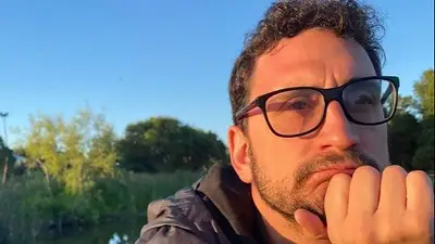 Persecución y choque: cómo fue el robo al hijo del historiador Felipe Pigna en Palermo Persecución y choque: cómo fue el robo al hijo del historiador Felipe Pigna en Palermo