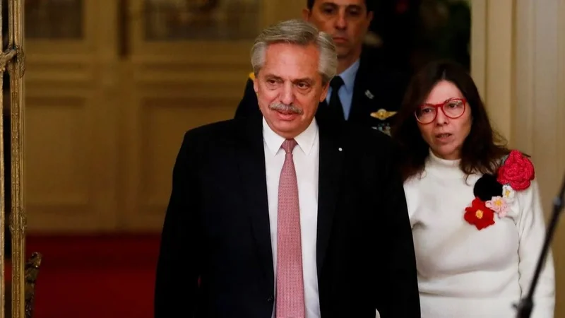 Tras la suba récord del dólar blue, Batakis está en la Rosada reunida con Alberto Fernández