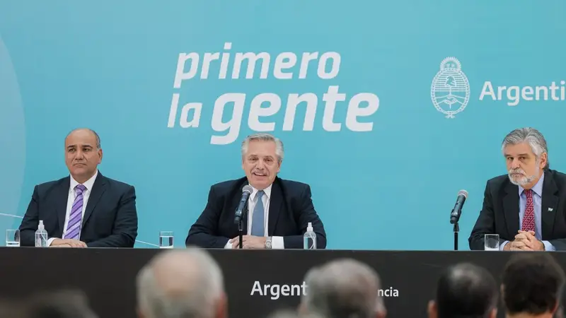 Alberto le apuntó al campo: "Guardan 20 mil millones de dólares y no los liquidan"