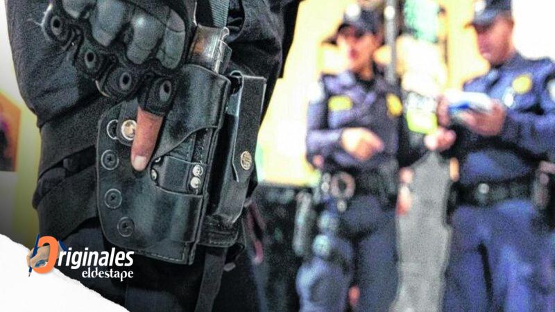 Buscan que les retiren el arma a policías denunciados por violencia de género 
