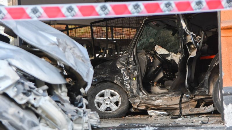 Impactante choque en Boedo dejó nueve personas heridas