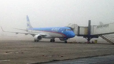 Desvían y demoran vuelos por la niebla en Aeroparque Desvían y demoran vuelos por la niebla en Aeroparque