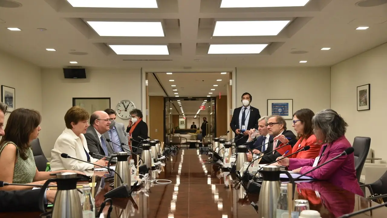 Batakis pidió al FMI y al Tesoro interceder para que el BID destrabe el crédito por US$ 500 millones