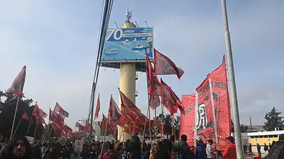 Organizaciones sociales acampan frente a la empresa Arcor Organizaciones sociales acampan frente a la empresa Arcor