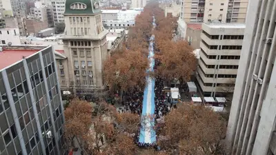 Mendoza: crece el conflicto social con una "histórica" marcha en el segundo día de paro Mendoza: crece el conflicto social con una "histórica" marcha en el segundo día de paro