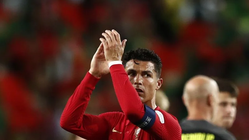 Bayern discutió internamente la opción de sumar a Ronaldo, dice Oliver Kahn