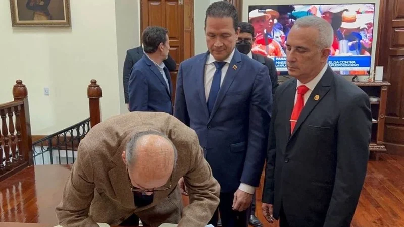 Colombia y Venezuela acordaron restablecer las relaciones diplomáticas