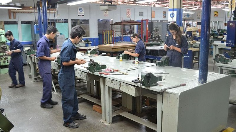 Secundaria técnica: crece la matrícula y la participación femenina