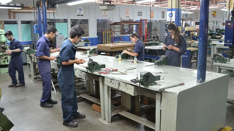 Secundaria técnica: crece la matrícula y la participación femenina