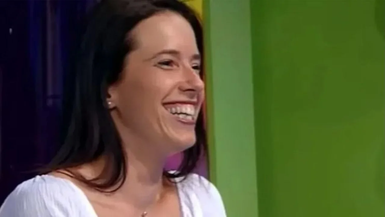 Angie Arbesu productora de Marcelo Tinelli en Video Match. Año 1999.