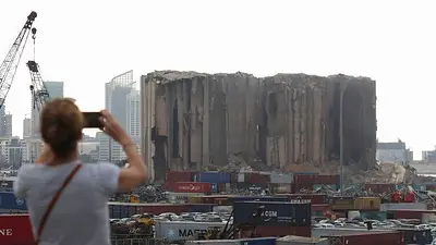 Abandono y crisis: se derrumbó parte de los silos del puerto de Beirut Abandono y crisis: se derrumbó parte de los silos del puerto de Beirut