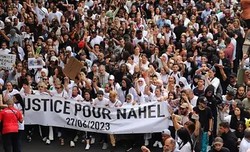 El estallido de los barrios franceses: tercer acto de una crisis profunda | Francia