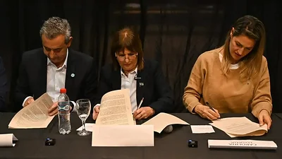 Elecciones 2023 Santa Fe: Losada y Bullrich dieron detalles sobre el plan de Seguridad para Rosario Elecciones 2023 Santa Fe: Losada y Bullrich dieron detalles sobre el plan de Seguridad para Rosario