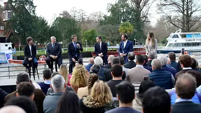 Massa encabezó lanzamiento de tarjeta SUBE para el transporte del Delta bonaerense Massa encabezó lanzamiento de tarjeta SUBE para el transporte del Delta bonaerense