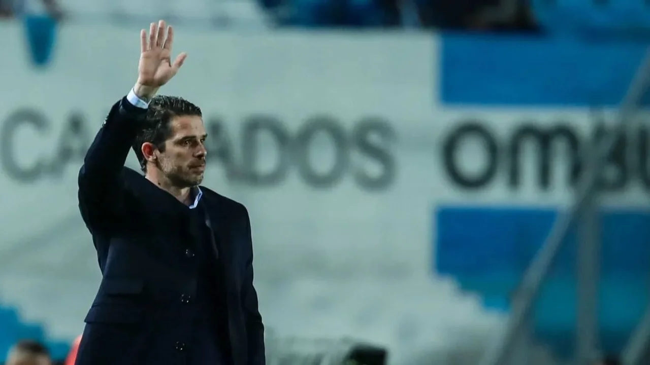 Racing, Paolo Guerrero, Fernando Gago, mercado de pases, fútbol argentino, deportes