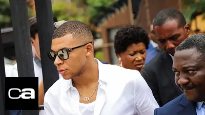 Mbappé califica al PSG de "equipo divisivo" mientras se prolonga enfrentamiento por su contrato Mbappé califica al PSG de "equipo divisivo" mientras se prolonga enfrentamiento por su contrato