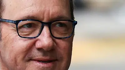 Kevin Spacey es un "depredador" sexual, señala presunta víctima ante tribunal británico Kevin Spacey es un "depredador" sexual, señala presunta víctima ante tribunal británico