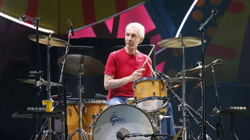 La colección de libros del rolling stone Charlie Watts sale a subasta